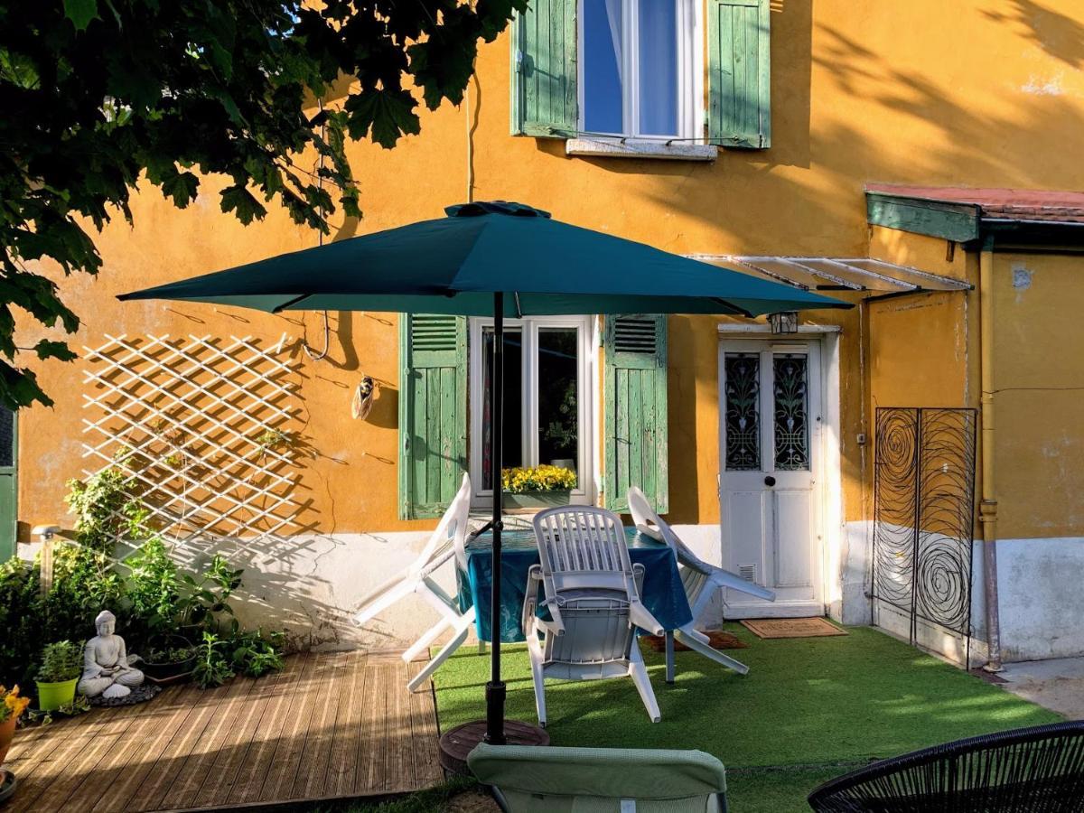 "La Petite Maison" Sainte-Foy-lès-Lyon Exterior foto